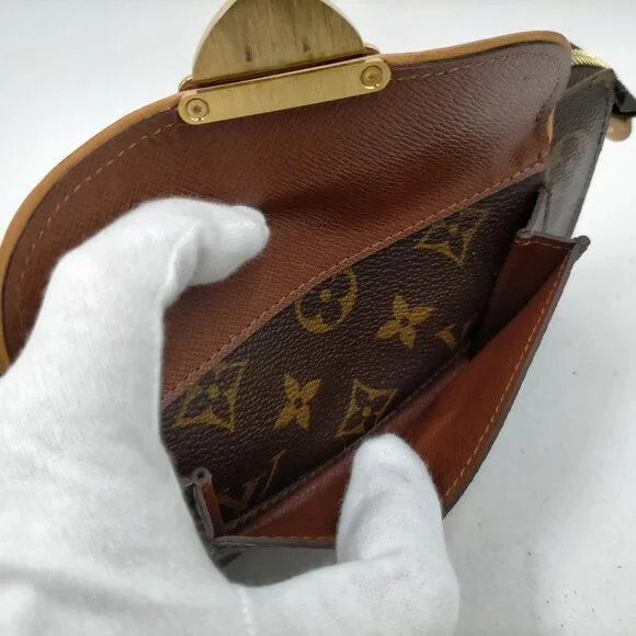 Authentic Louis Vuitton Brown Monogram Wallet mn378-030526